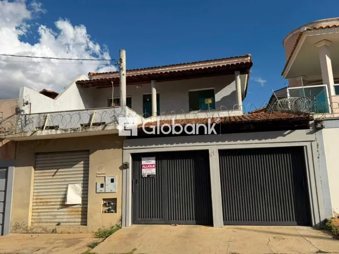 Casa de 02 Pavimentos para Aluguel Bairro Panorama II | Montes Claros - MG, 04 Quarto(s)