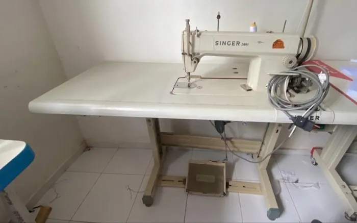 Vendo máquina de costura reta industrial 2.200