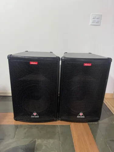 2 CAIXAS ATIVA CP15.1A ANTERA PROFISSIONAL ( bivolt automatico ) + 2 pedestais