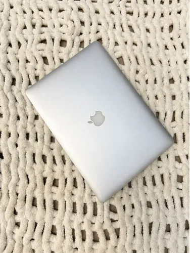 MacBook Pro Retina 15'' i7 16GB RAM - Exelente para estudos e trabalho
