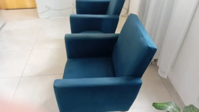 2 poltronas e 1 puff