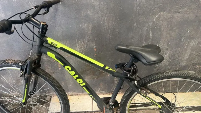 Caloi Velox aro 29, com 21 velocidades.