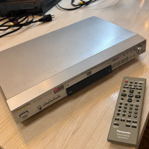 DVD Player Panasonic DVD-RV32BR Bivolt + Controle + DVDs de Brinde