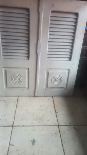 Venda de uma janela de madeira