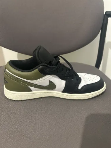 TÊNIS AIR JORDAN 1 LOW - PRETO E VERDE