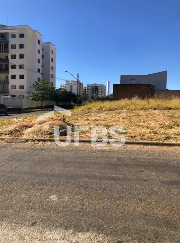 Lote de Esquina Moinho dos Ventos I 572 m2 I R$ 750 mil