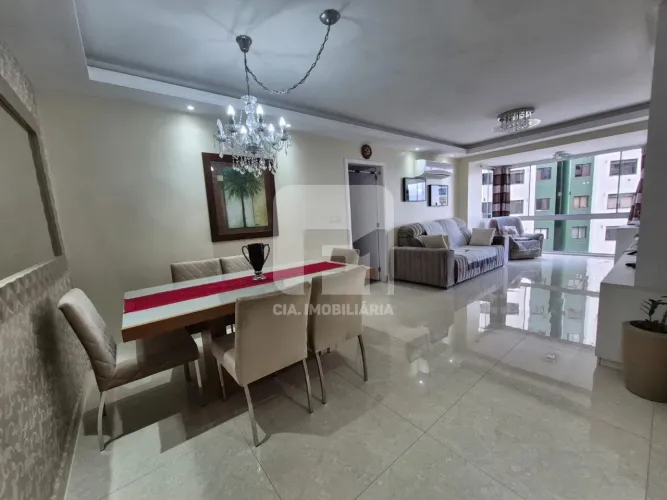 Apartamento de 3 dormitórios à venda na Agronômica