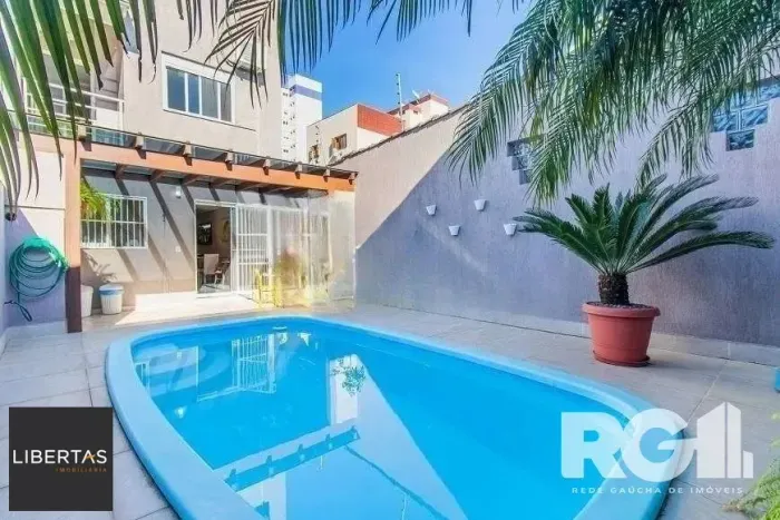 Casa com piscina, 3 suítes, desocupada, Rua Leite de Castro- Jardim Itu Sabará