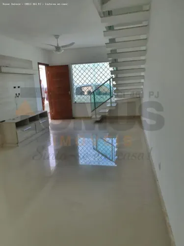 Casa à Venda no Residencial Costa Mar com 3 Quartos, Varandas e Garagem