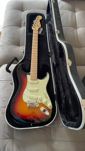 Guitarra Fender American Deluxe 