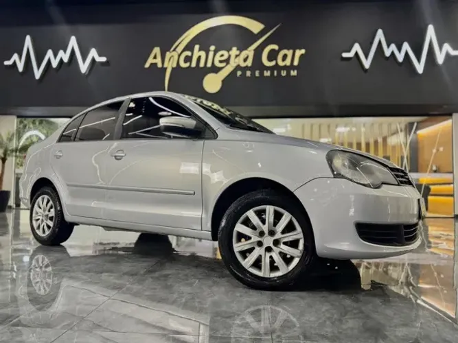 Volkswagen Polo Sedan 1.6 MI Total Flex 8V 4P 2012