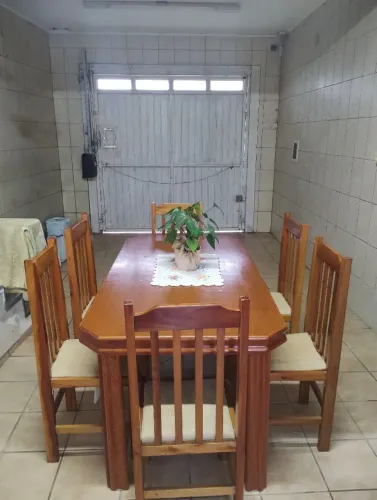 Mesa de jantar com 6 cadeiras