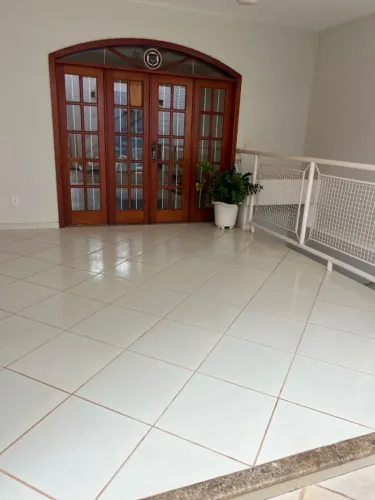Casa Alto Padrão ! 4Quartos 4 Banheiros Piscina Churrasqueira e 2 Vagas de garagem