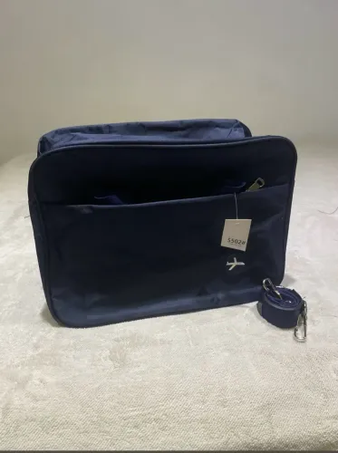bolsa de viagem na cor azul marinho