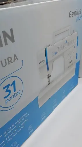 Máquina de costura semi nova ELGIN
