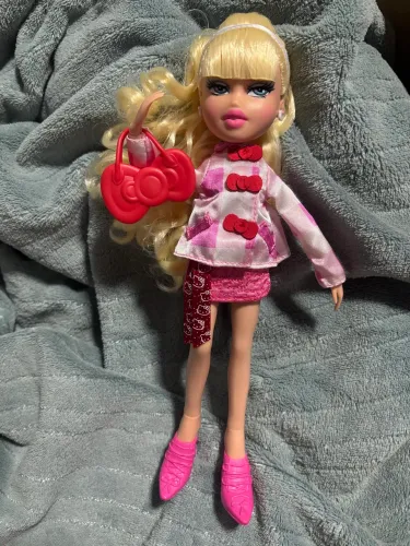 Cloe bratz hello kitty