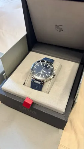 Relógio oris aquis date 