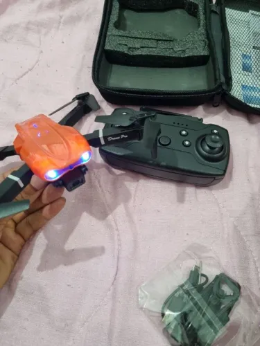 mini drone com câmera com leds frontais