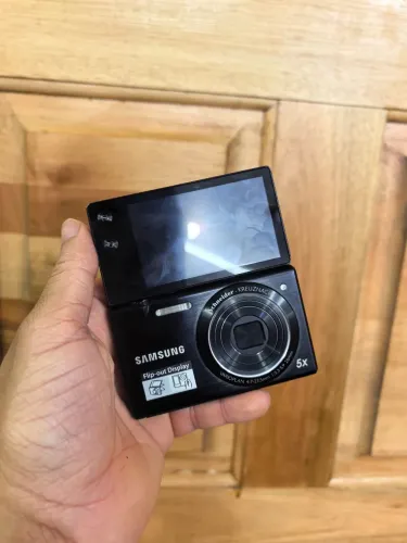 Camera Samsung MV800