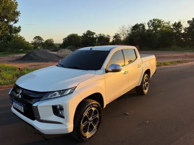 Mitsubishi L200 Triton Sport HPE 2.4 CD Diesel Aut. 2022