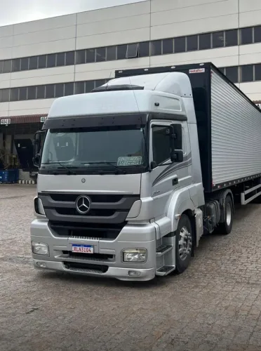 MB Axor 2041 4x2 2022 único dono