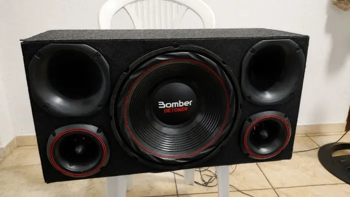 Caixa Trio Bomber Detoner 12 + Módulo Taramps TS400