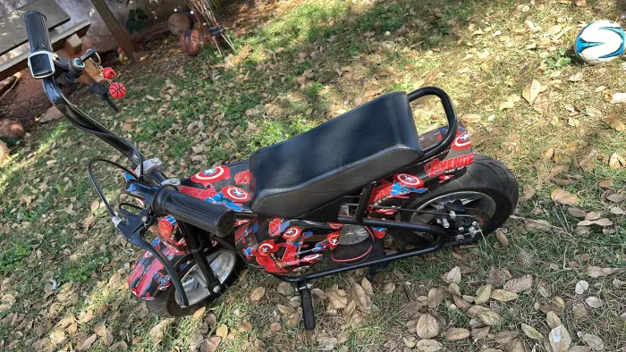 Moto elétrica criança motor 300wats super forte suporta até 40 Kilos