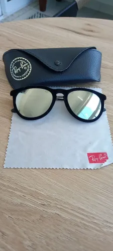 Óculos Ray Ban veludo preto Erika feminino
