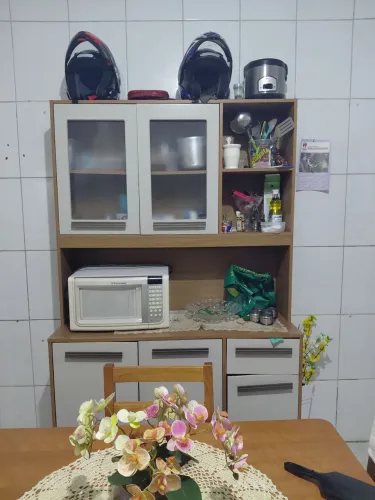 Armário e mesa