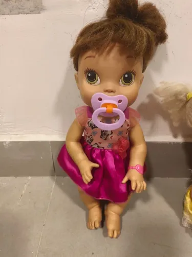 Baby Alive hora de comer ( fala português)