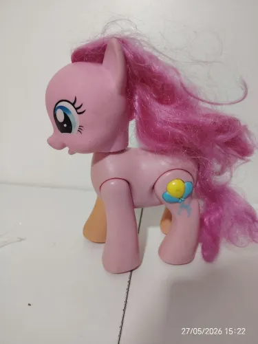 Boneca Pinkie Pie "Walkin Talkin" Interativa Articulada My Little Pony