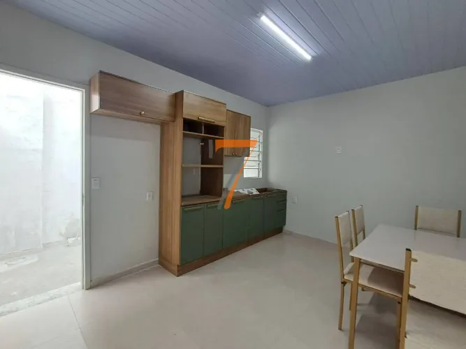 Casa com 1 dormitório para alugar, 40 m² por R$ 2.300,01/mês - Estreito - Florianópolis/SC