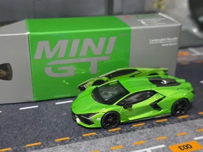 Lamborghini Revuelto - MiniGT
