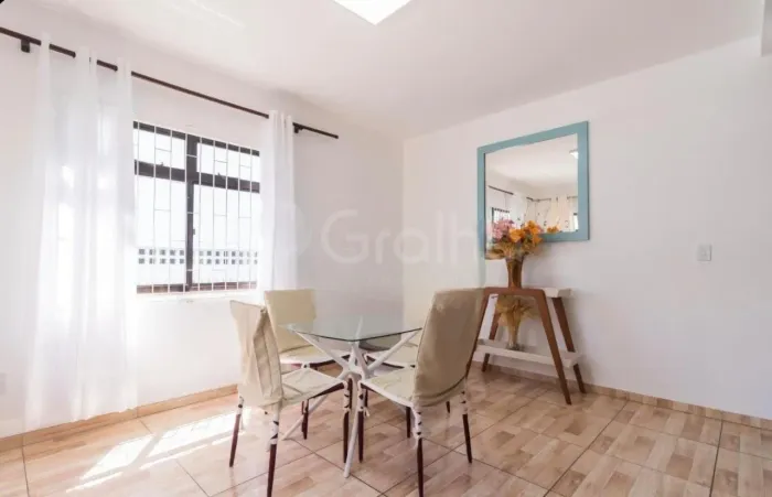Espetacular casa à venda com 424m² em Barreiros, São José