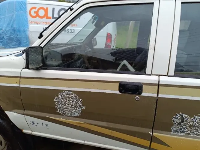 Porta dianteira L200 gl gls quadrada 1995/2006 lado esquerdo