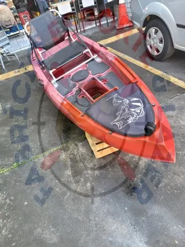 Caiaque Tucunare Para Pedal ou Motor com cadeira tenho novos e usados avalio trocas