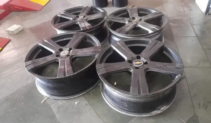 Jogo de rodas mack tsw 19x7 4x100 et35 preta semi brilho com solda