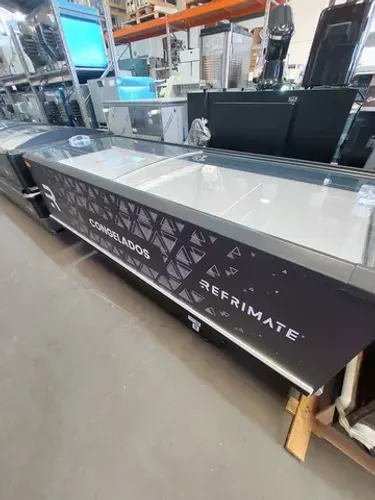 Ilha expositora para congelados 2m com iluminação em led vidro curvo