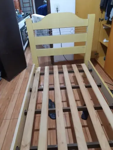 cama de madeira maciça