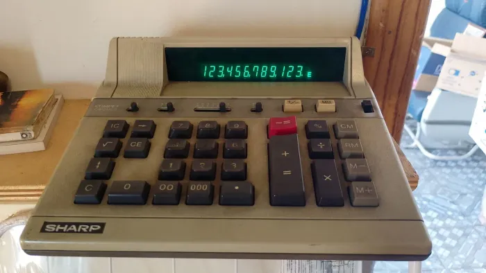 Calculadora Sharp antiga