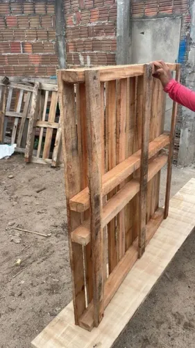 Pallet de madeira para diversas utilidades