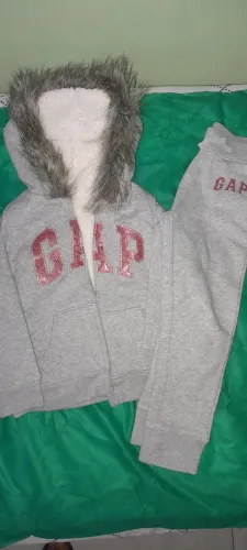 Conjunto Gap Moletom com Capuz Feminino
