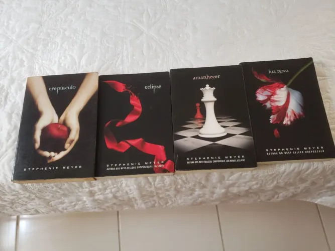Vendo livros crepúsculo