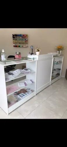 Balcão caixa - balcão vitrine com tampo de vidro 