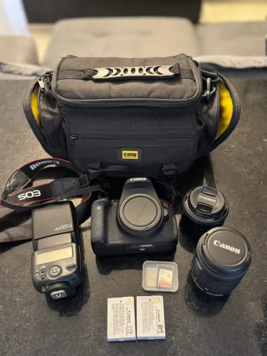 Câmera Cânon T5i + flash