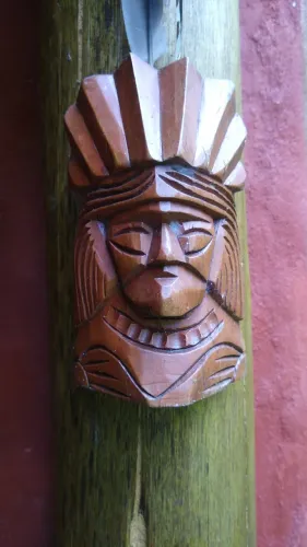 Escultura em madeira