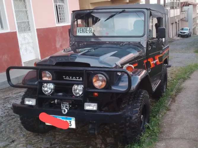 Toyota Band.Jipe Capota de Lona Diesel 1974