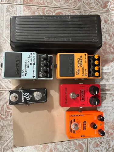 Kit de pedais - Boss, MXR + brindes