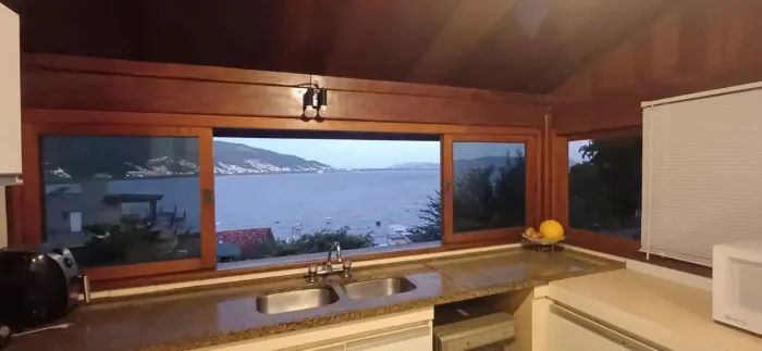 Casa para venda com 313 metros quadrados com 4 quartos