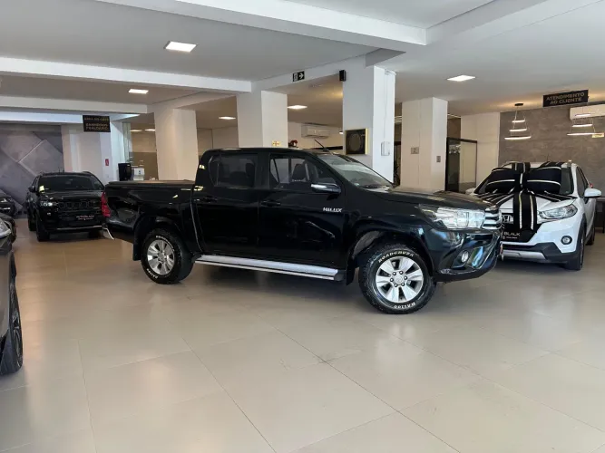 Toyota Hilux CD SR 4X4 2.8 TDI Diesel Aut. 2016
